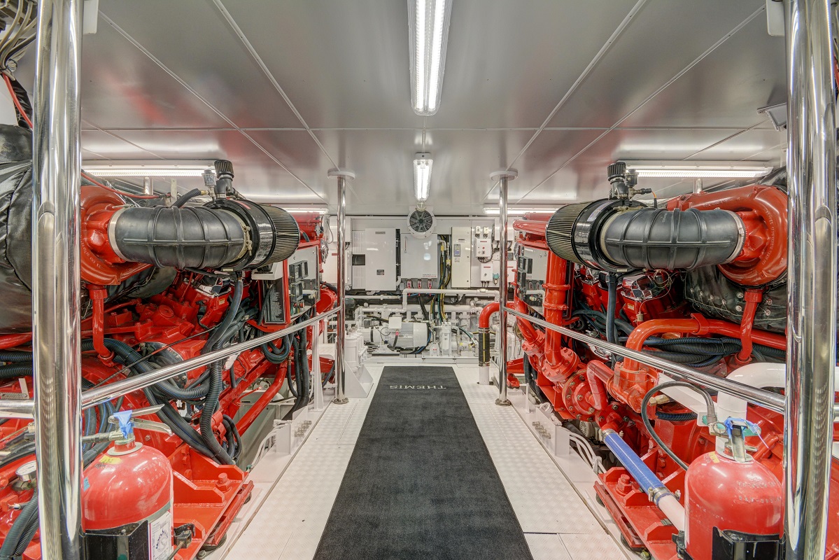 Room Image Gallery Luxury Yacht Browser by CHARTERWORLD Superyacht